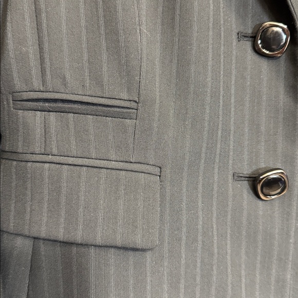 Antonio Melani Charcoal Pinstripe Blazer Structured Tailored Jacket Size 4 - Picture 8 of 8